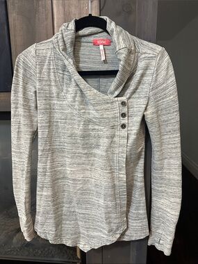 Tonic Women's Heathered Cream Cowl Neck Sweater